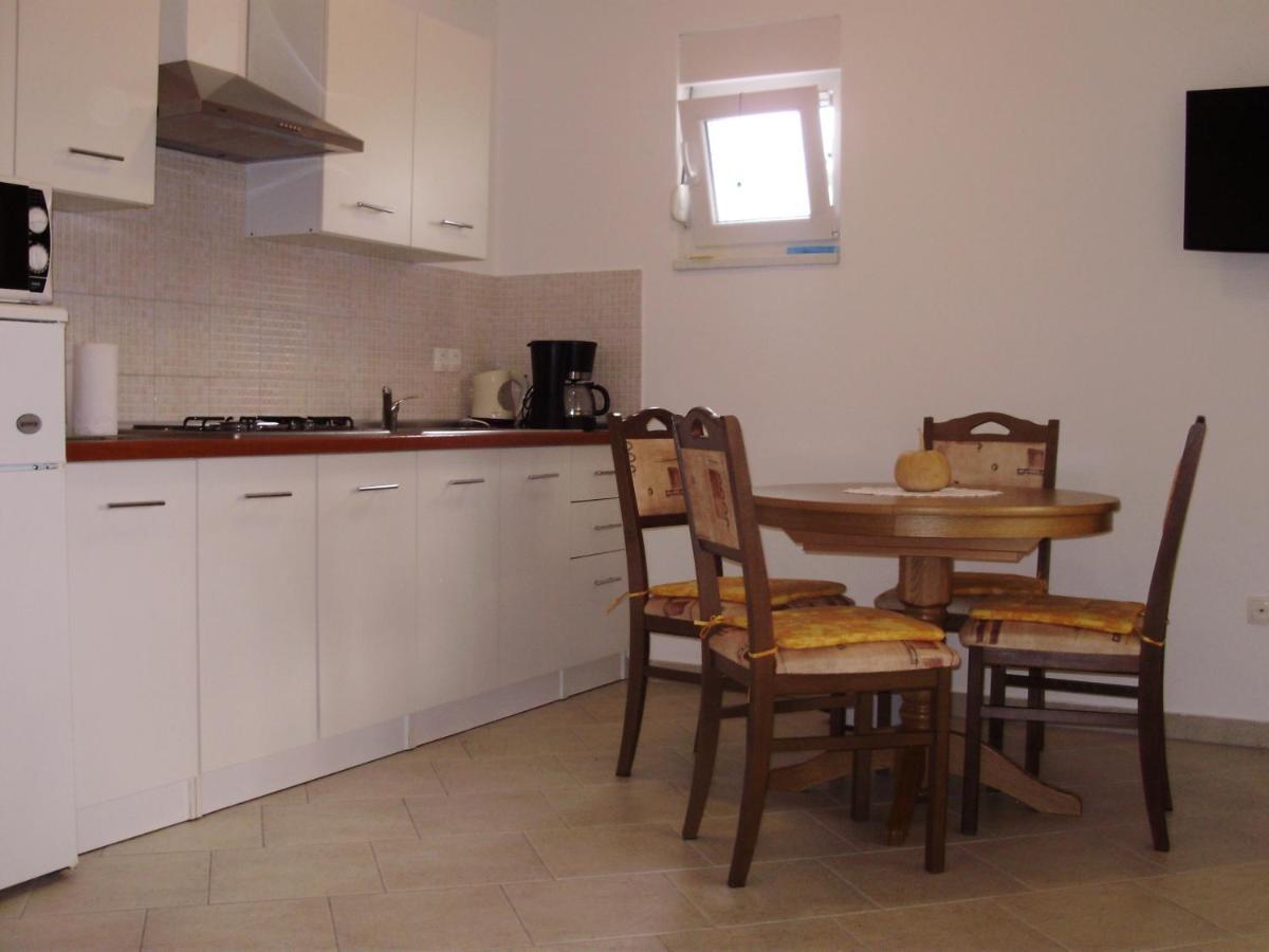 Apartments Ruzmarin Vrsi Cameră foto