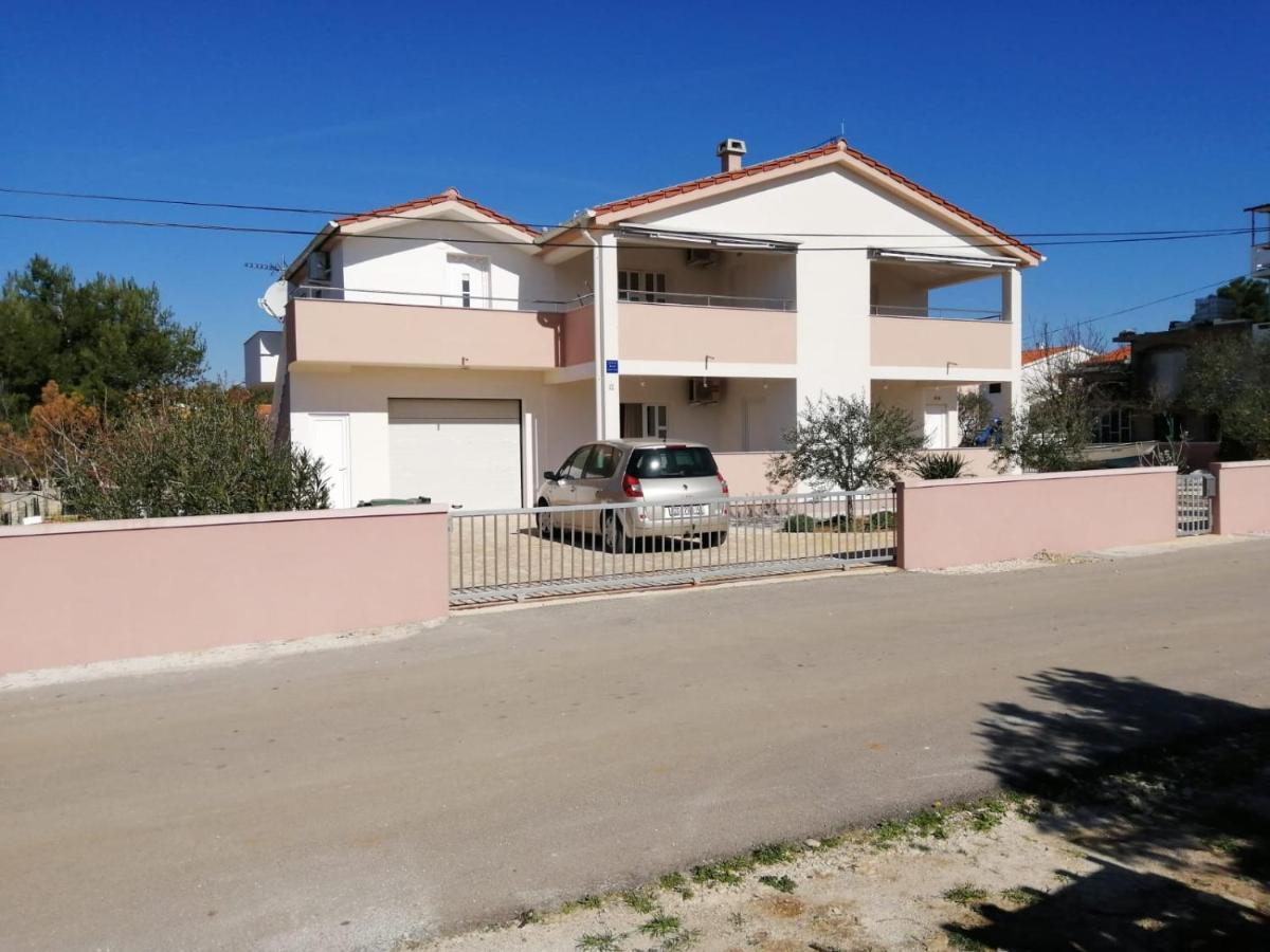 Apartments Ruzmarin Vrsi Exterior foto